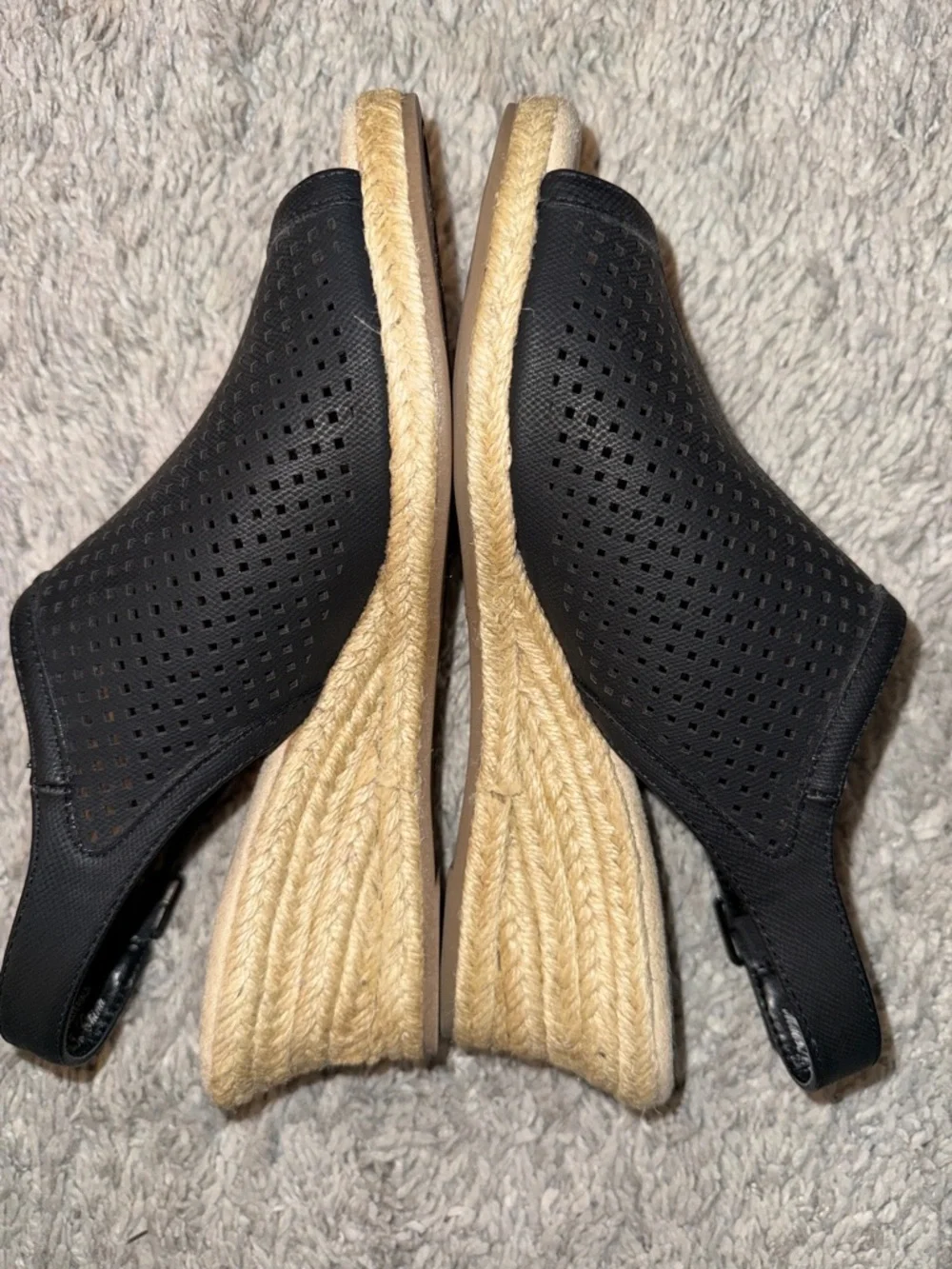 easy street Black Perforated Slingback Peep-Toe wedge Sandals beach summer sz 8